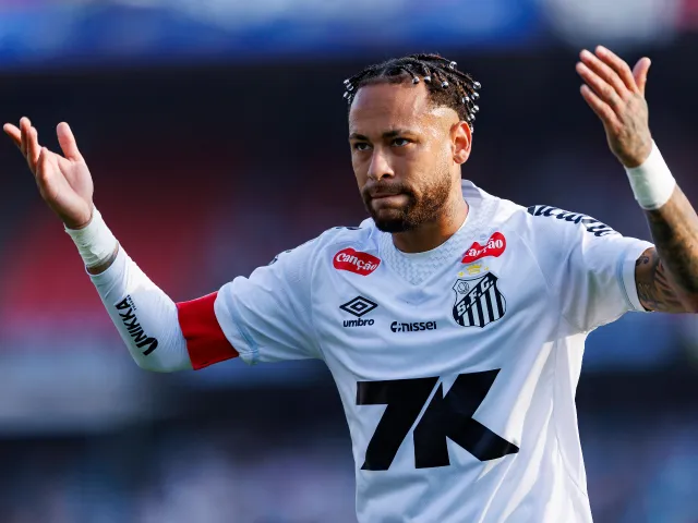 Neymar Junior photographié pour Santos en août 2025