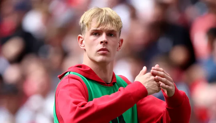 Man Utd rappelle un joueur de 21 ans prêté au championnat alors que Ruben Amorim "joue" avec la décision de transfert