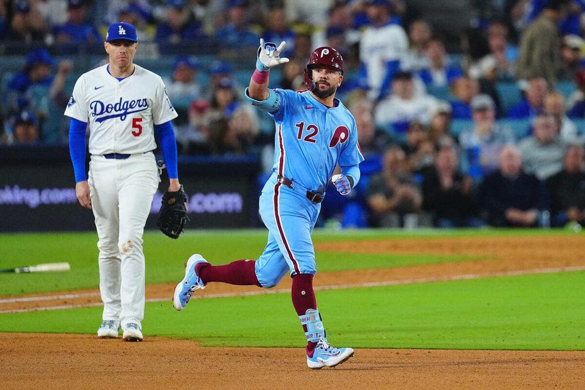 Le All-Star DH Kyle Schwarber revient aux Phillies pour un contrat de 150 millions de dollars sur cinq ans