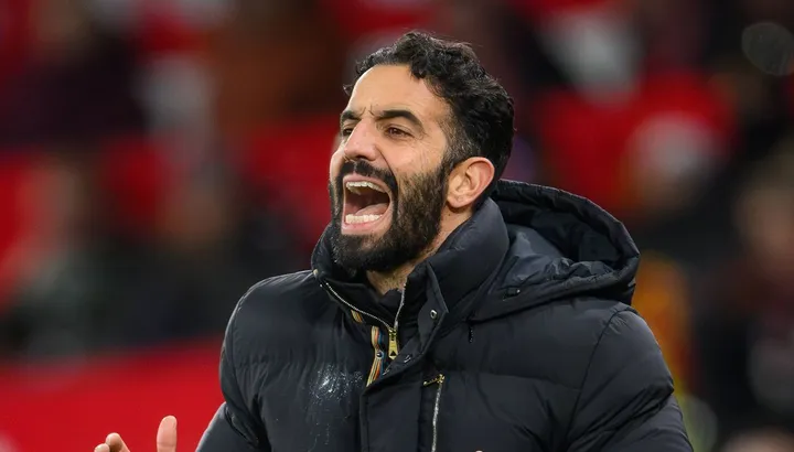 Nouvelles du transfert de Manchester United: le Real Madrid mène la course pour le milieu de terrain « de renom » alors que Ruben Amorim cherche une signature « séduisante »