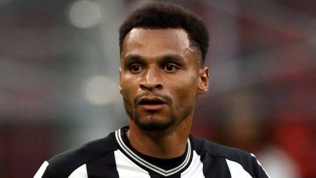 Jacob Murphy joue pour le Newcastle United Football Club