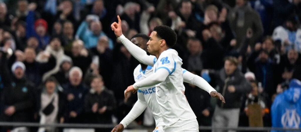 Ethan Nwaneri fait la fête pour Marseille