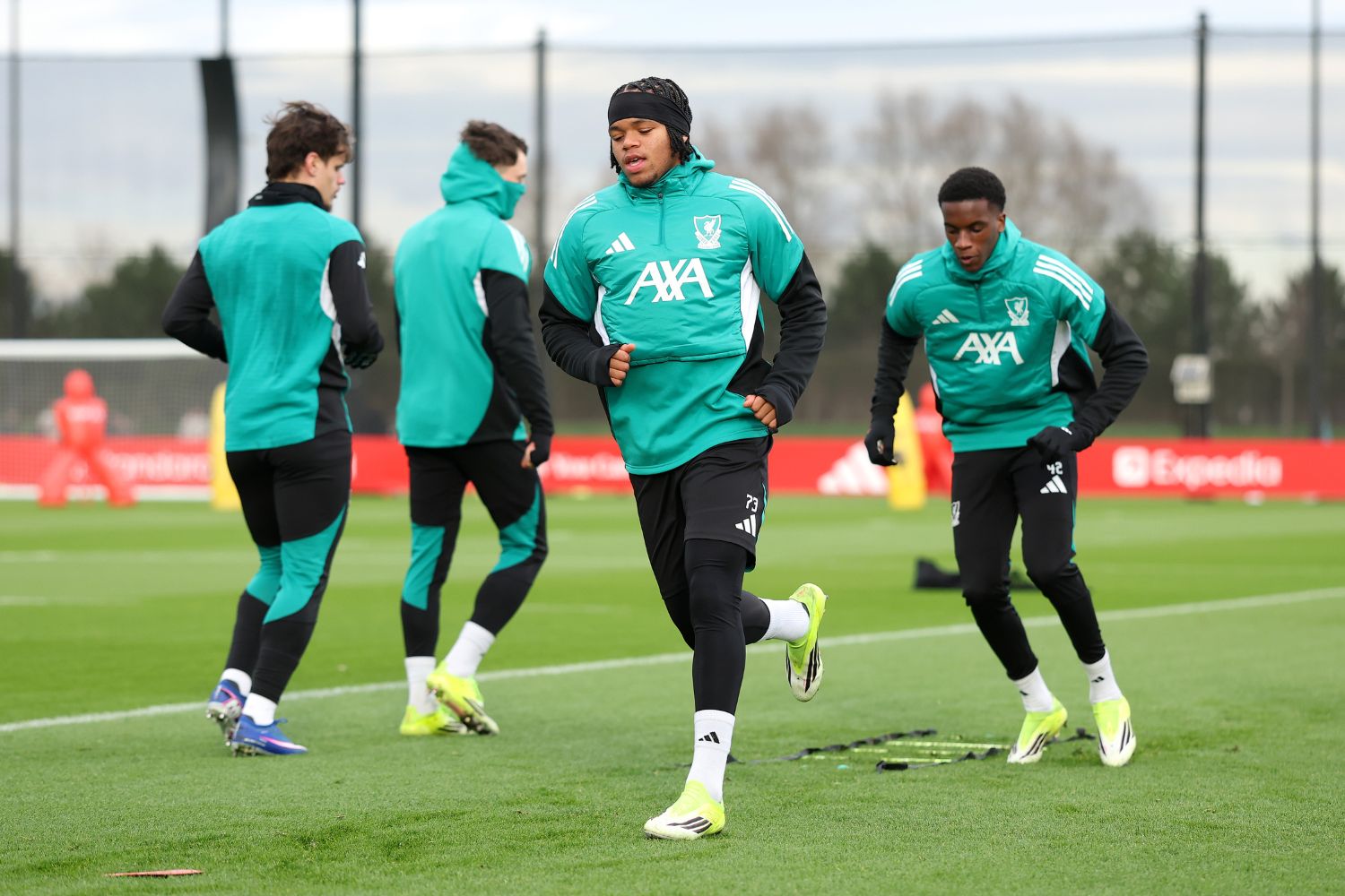 Rio Ngumoha de Liverpool à l'entraînement