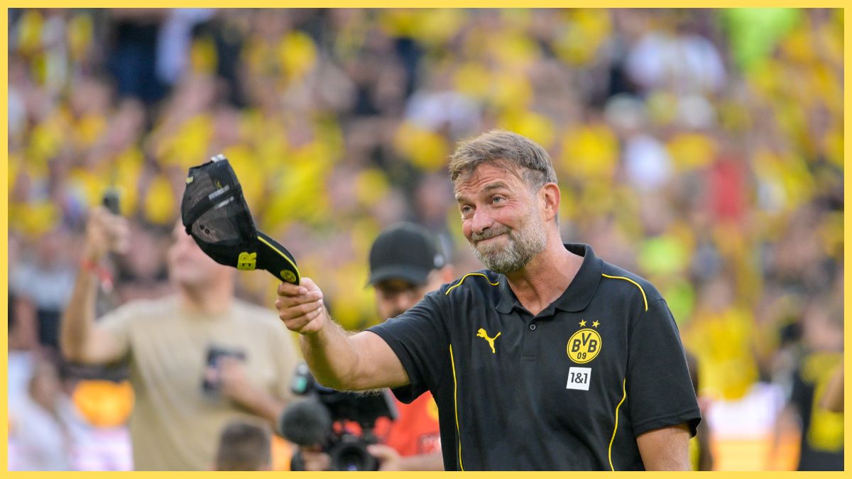 Jurgen Klopp reacts to Borussia Dortmund fans