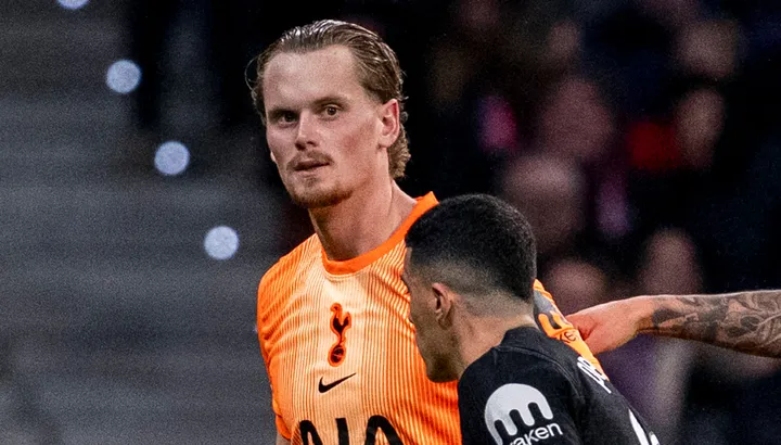Antonin Kinsky de Tottenham défendu par le légendaire gardien de Man Utd après l'humiliation de l'Atletico Champions League
