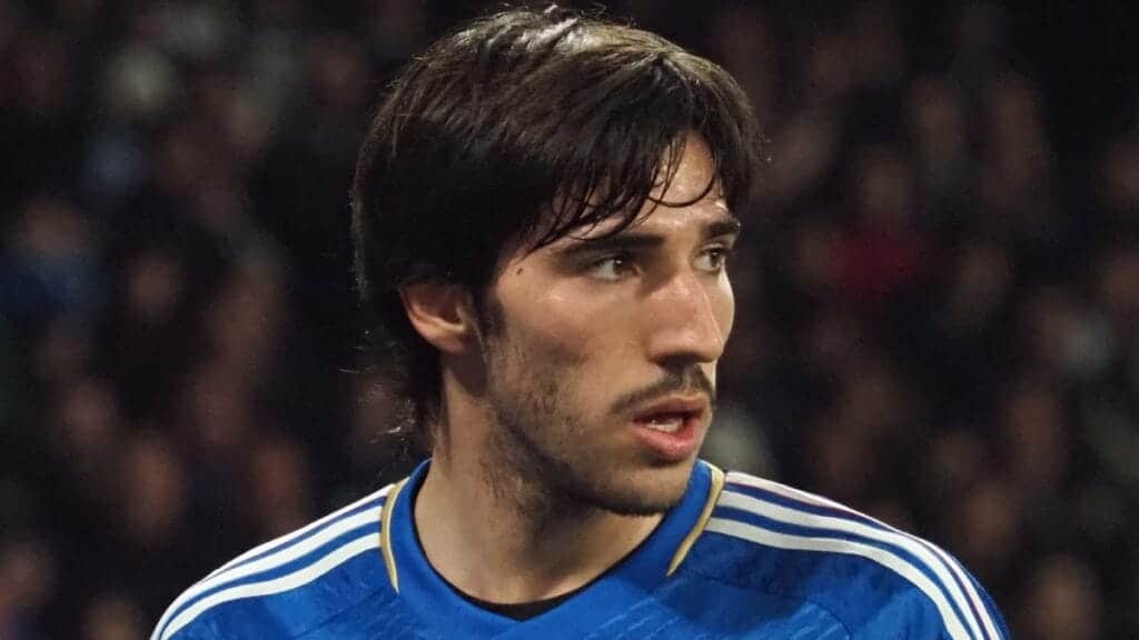 Sandro Tonali joue au football pour l'Italie