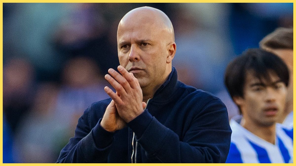 Arne Slot applauds travelling Liverpool fans at Brighton