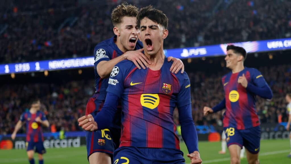 Les joueurs de Barcelone célèbrent leur but contre Newcastle