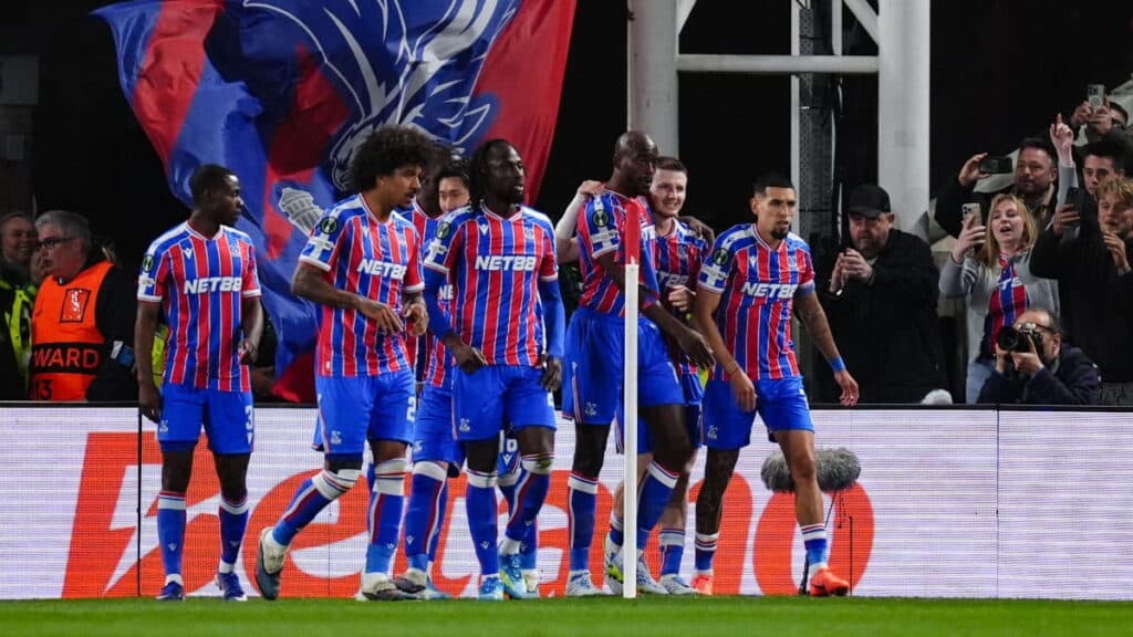 Les joueurs de Crystal Palace célèbrent leur but contre la Fiorentina