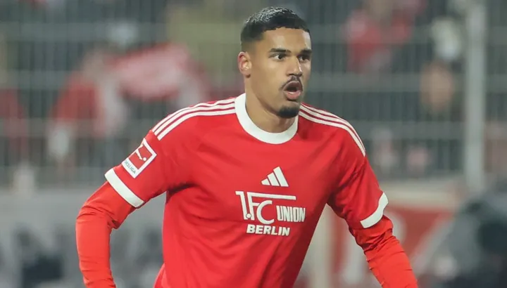 Nouvelles du transfert d'Aston Villa: Unai Emery et Leeds United "suivent" le futur agent libre de la Bundesliga et affrontent la concurrence turque