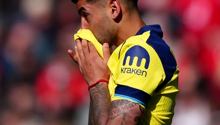 Tottenham a fait face à d'énormes soucis de blessures lors du choc contre Sunderland alors que Cristian Romero est photographié en larmes