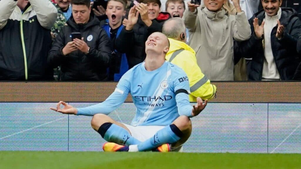 Le footballeur Erling Haaland joue pour le club de football de Manchester City