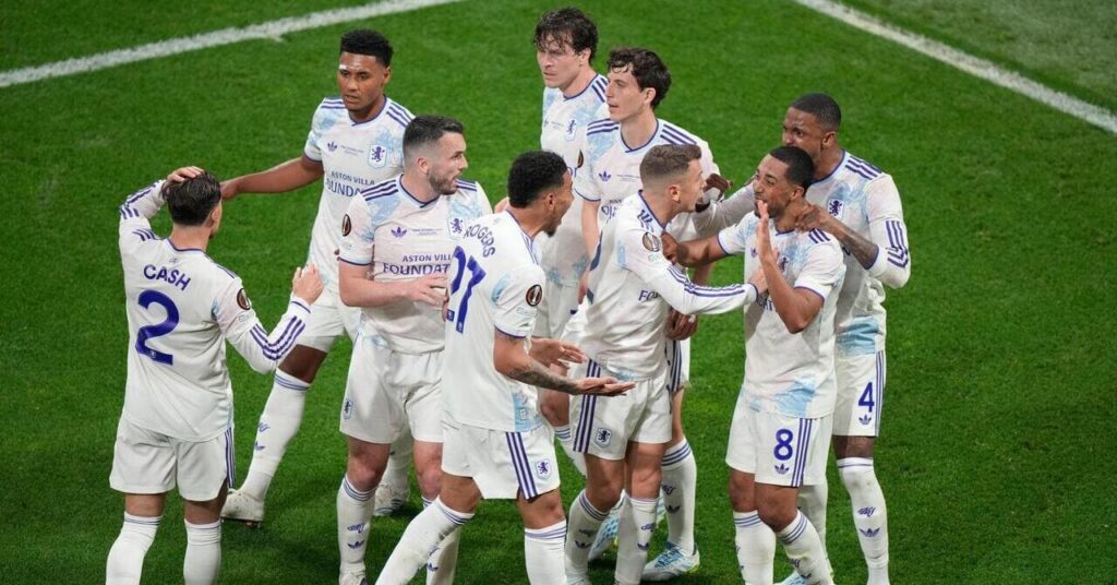Aston Villa célèbre le but de Youri Tielemans en finale de la Ligue Europa