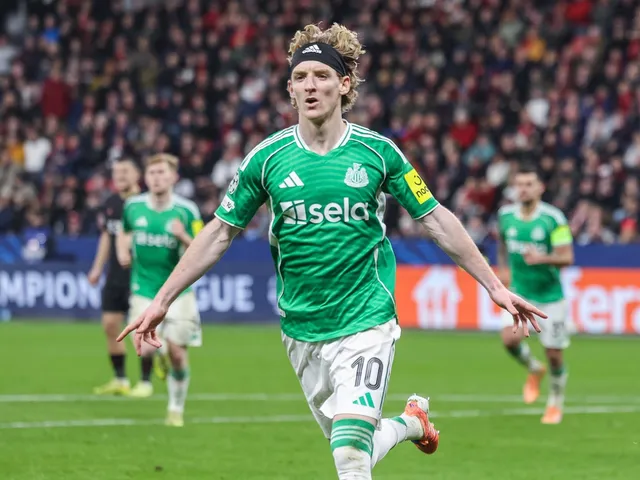 Anthony Gordon de Newcastle United célèbre son but le 10 décembre 2025