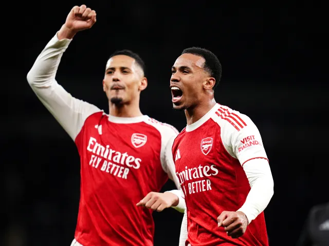 Gabriel Magalhaes et William Saliba d'Arsenal photographiés le 22 février 2026
