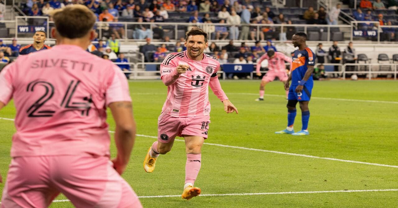Le patron de l'Inter Miami salue le doublé de Messi "tout simplement brillant"