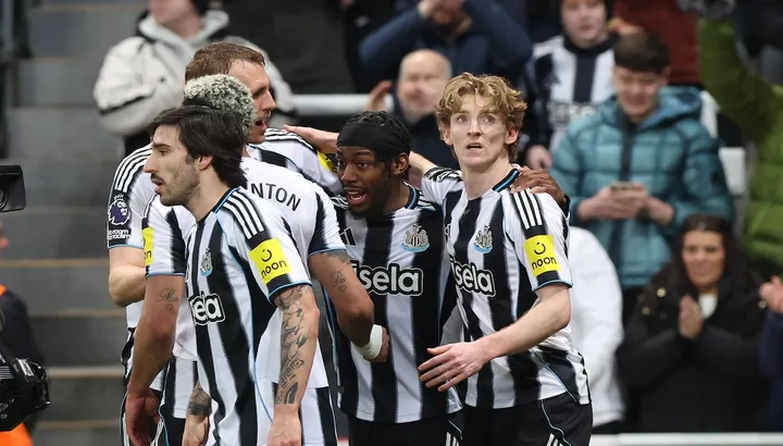 Nouvelles du transfert d'Arsenal : les Gunners doivent surmonter des frais « prohibitifs » pour débarquer le Bayern Munich, la star de Newcastle liée à Chelsea