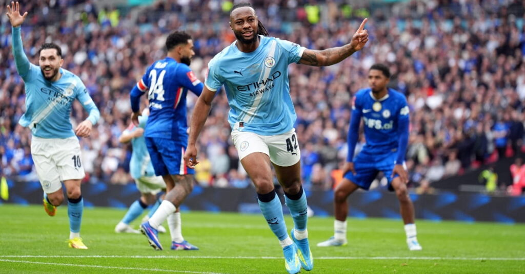 Antoine Semenyo célèbre son but en finale de la FA Cup