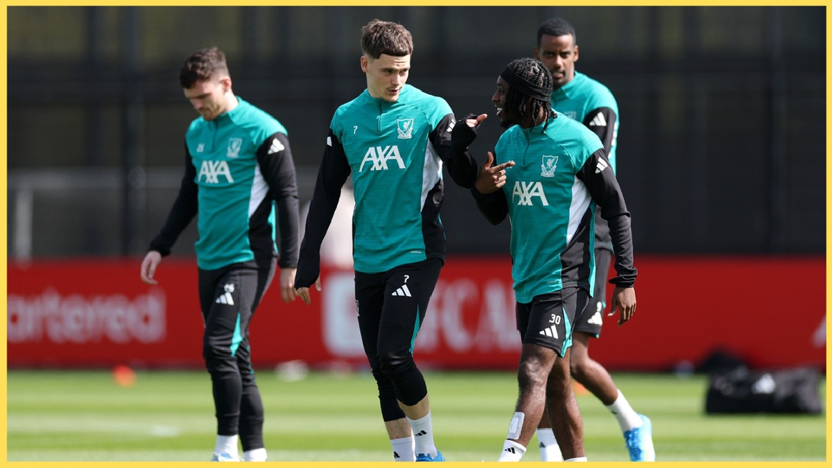 Florian Wirtz et Jérémie Frimpong photographiés lors de l'entraînement de Liverpool