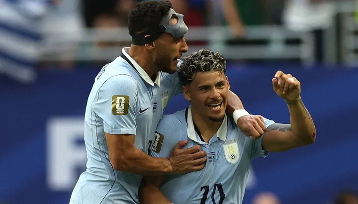 La star de la Coupe du monde laisse la porte ouverte à un déménagement estival au milieu des liens de transfert avec Chelsea, Man United et les Spurs