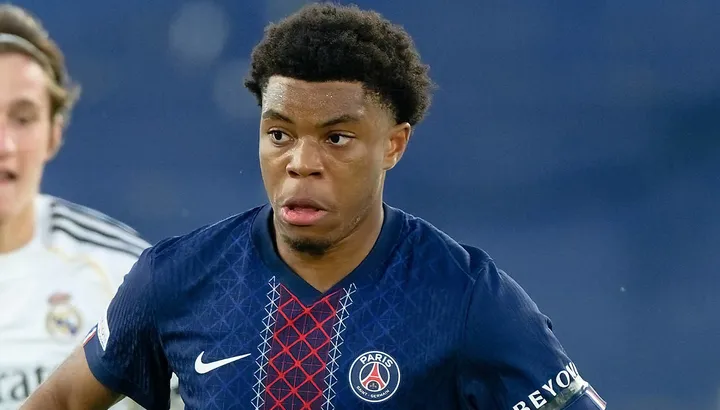 Nouvelles du transfert de Chelsea : BlueCo fait une « forte pression » pour recruter la starlette du PSG de 18 ans pour Strasbourg