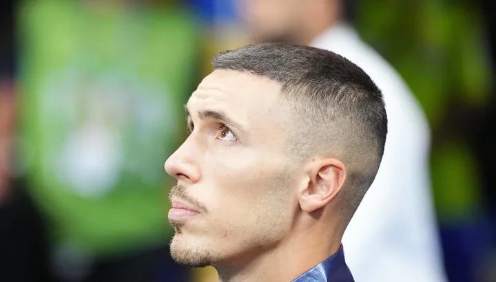 Nouvelles du transfert de Chelsea: mise à jour du major Alex Grimaldo alors que l'arrière gauche « décide » du prochain club