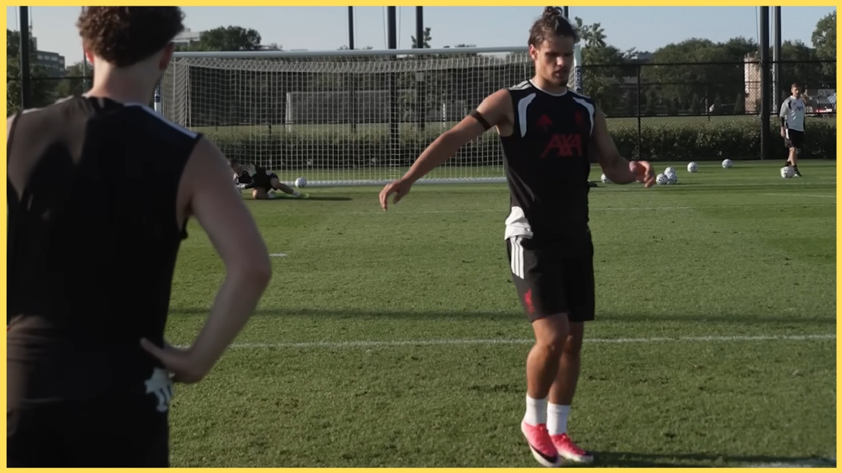 Milos Kerkez photographié lors d'une séance d'entraînement à Chicago