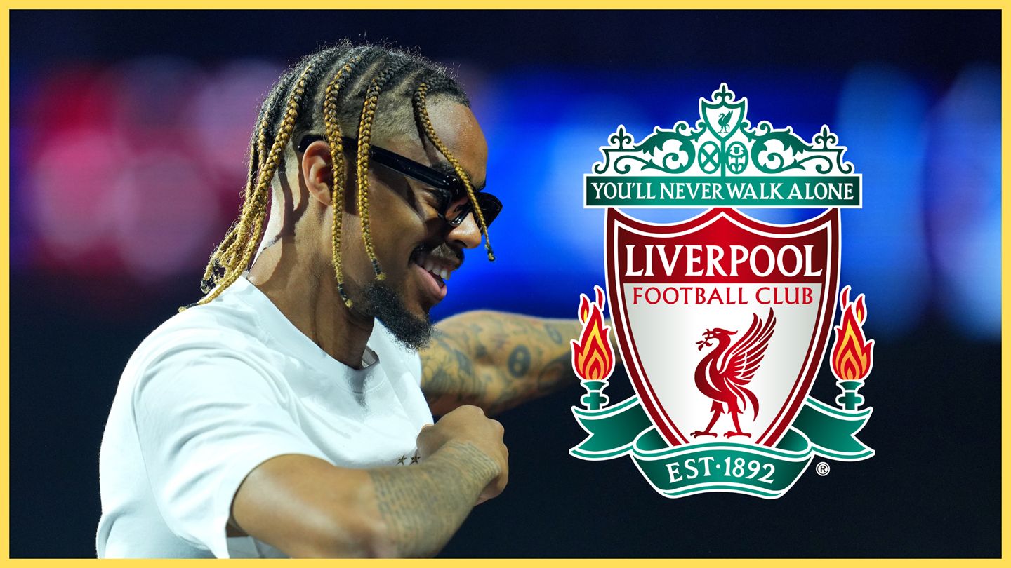 Bradley Barcola, cible du transfert de Liverpool, danse à côté du badge du LFC.