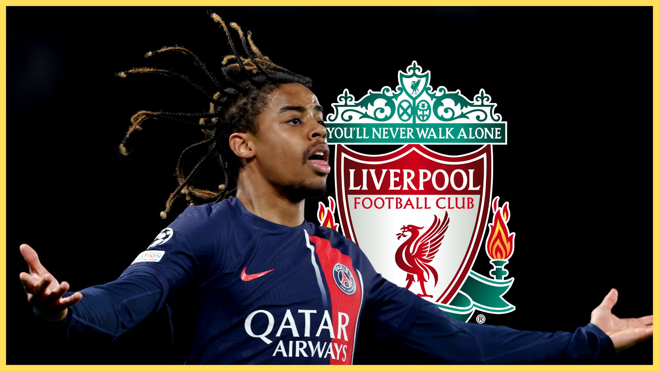 L'ailier du PSG Bradley Barcola étend les bras pour célébrer à côté de l'écusson du club de Liverpool.