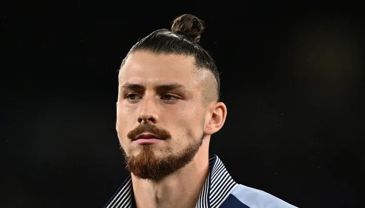 Nouvelles du transfert de Tottenham : les frais de Radu Dragusin et les détails de la clause de vente révélés alors que le transfert de la Fiorentina est « accepté »