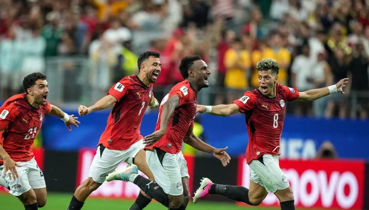 Nouvelles et rumeurs de transfert aujourd'hui : le Celtic fait pression pour la star égyptienne, Newcastle prudent malgré l'accord de Johan Manzambi