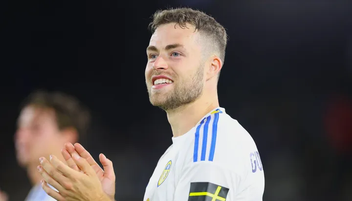 Transférez les nouvelles et les rumeurs aujourd'hui : Leeds se prépare à recevoir des offres pour le défenseur, Brentford conclut un accord de 17 millions de livres sterling pour l'ailier