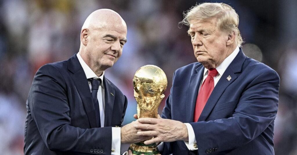 Le président de la FIFA Gianni Infantino et le président américain Donald Trump