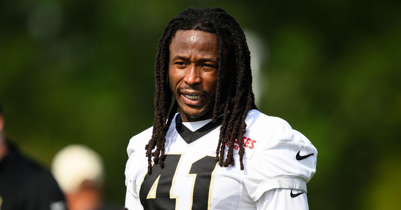 Les saints subissent un coup dur à Kamara et la star RB devrait rater le début de la saison