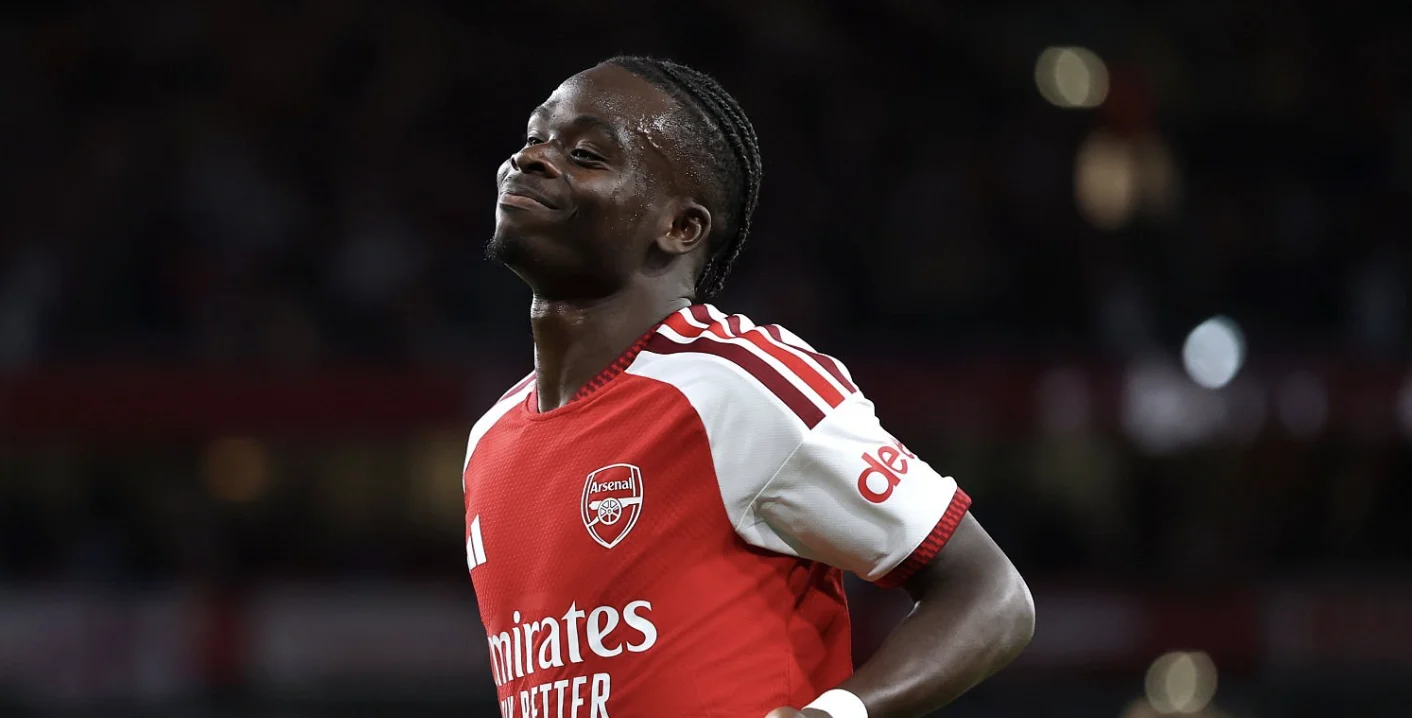 Bilan du dimanche : résultats amusants, Konsa, Saka