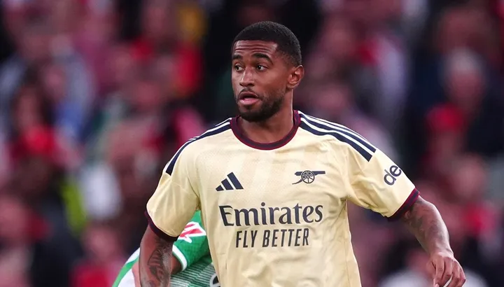 Nouvelles du transfert d'Arsenal : les Gunners « en pourparlers » avec le club de championnat sur la sortie de Reiss Nelson