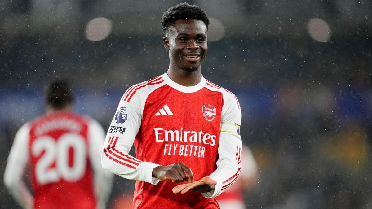 Saka salue la détermination défensive d'Arsenal après la victoire acharnée de Villa : "Sans le ballon, nous étions incroyables"