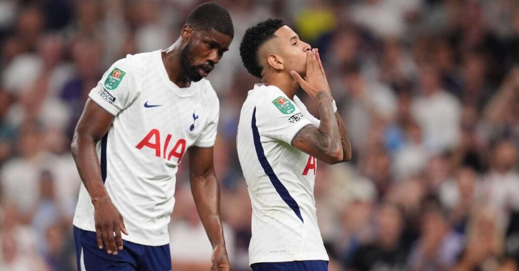 Savio célèbre son premier but pour Tottenham