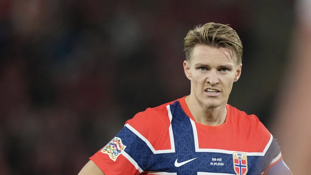 Martin Odegaard frappé par un petit homme