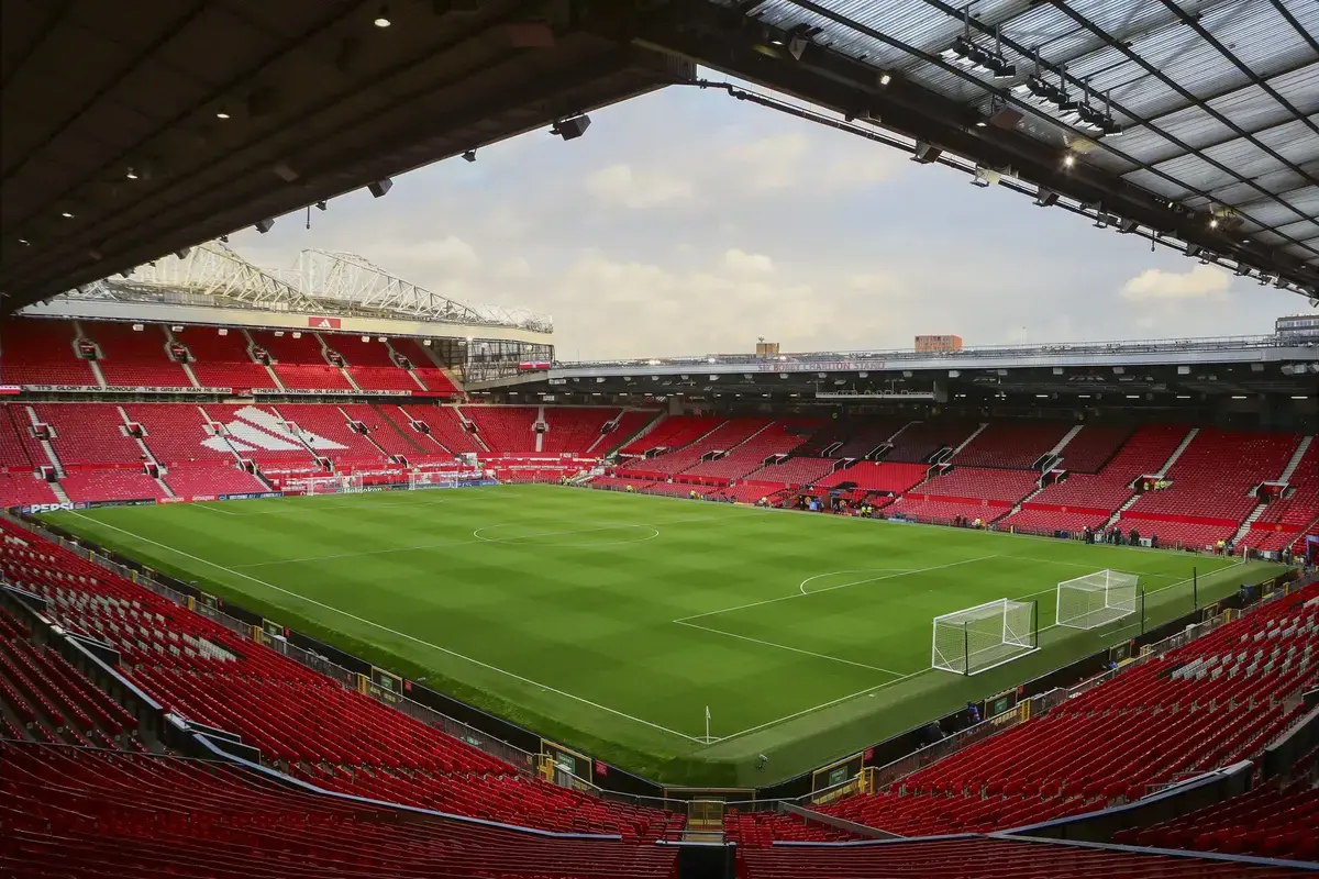 Man United offre aux fans la possibilité d'acheter un souvenir unique qui occupe une "place spéciale dans nos cœurs" - Man United News And Transfer News