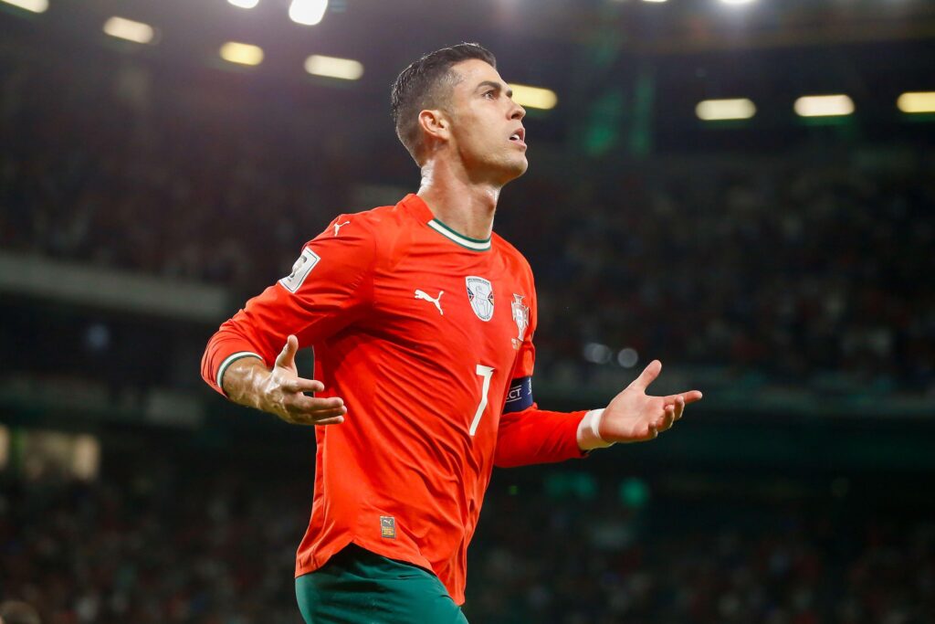 RUPTURE : Cristiano Ronaldo "quitte le camp du Portugal" alors que son avenir international est mis en doute