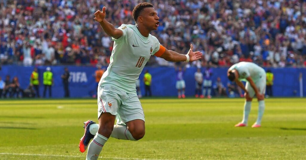 Le Français Kylian Mbappé célèbre un but lors de la Coupe du monde.